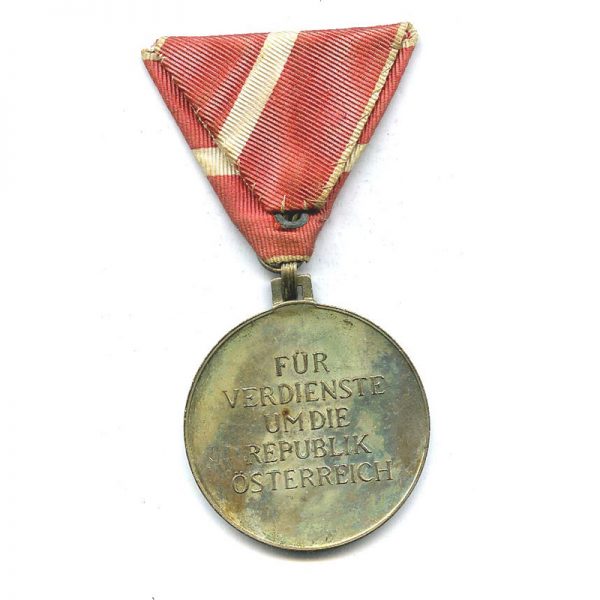 Republic Order of Merit  Merit medal silver 	(L12172)  N.E.F. £35 2