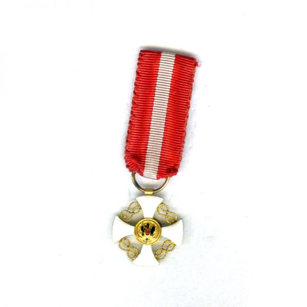 Order of the Crown Knight in gold 	(L19557)  E.F.  £45 1