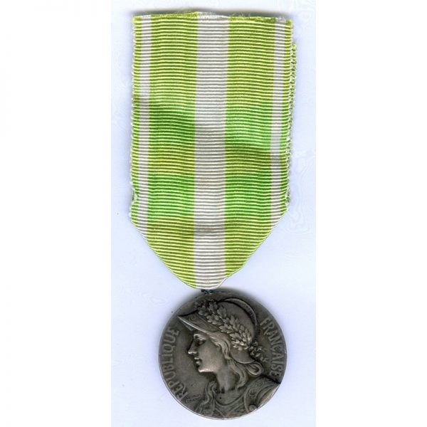 Maroc medal no bars ring suspension	(L20854)  G.V.F. £30 1