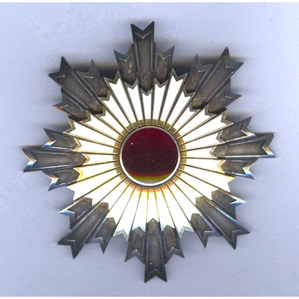 Order of the Rising Sun Grand Cross breast star 1