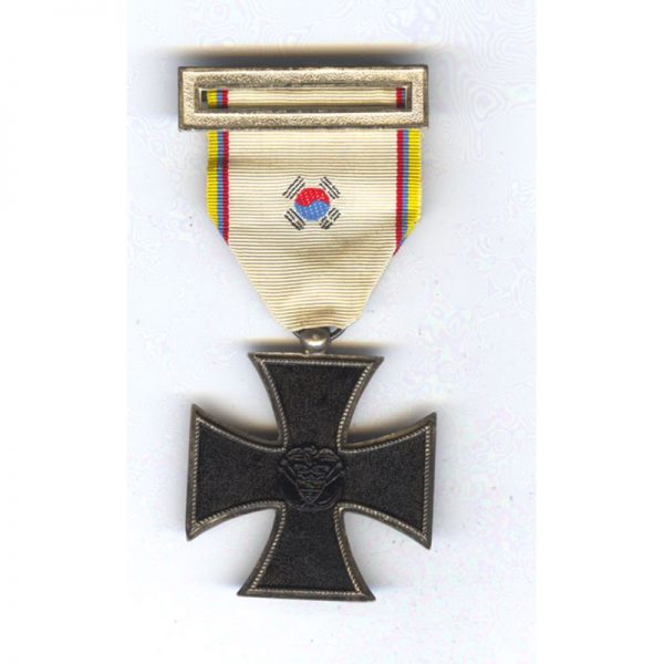 Columbia Iron Cross with embroidered ribbon and top buckle 1