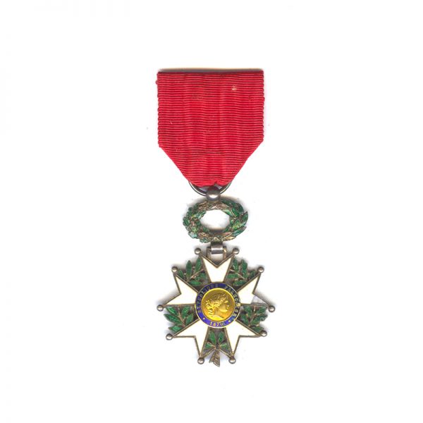 Legion D’Honneur 1870-1951 Knight  gold centr 1