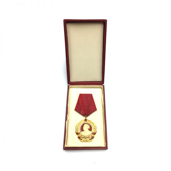 Order of Georgi Dimitrov 3rd issue type in 14K gold 1970  in... 5