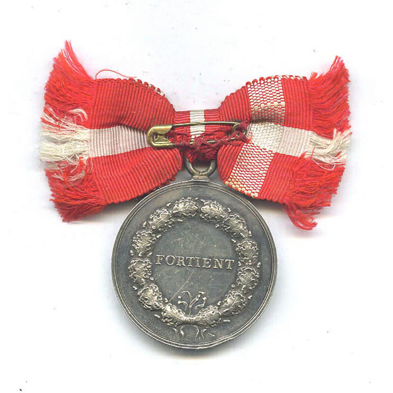 Medal of Merit  Frederick IX  to Mariane Boggeld with bow ribbon 2