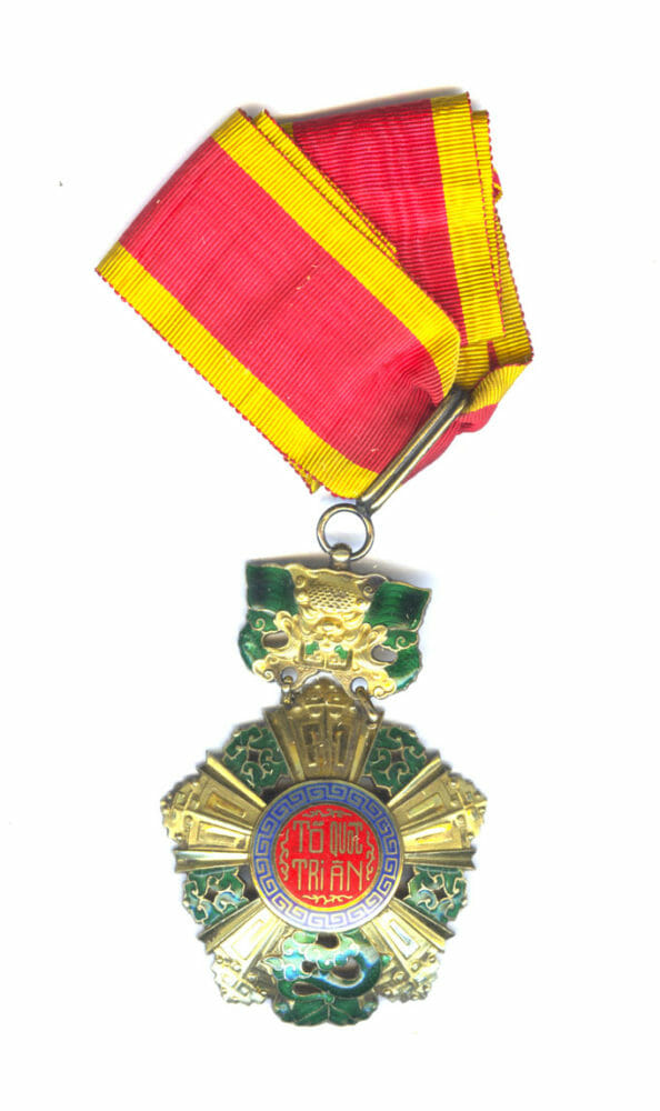 National Order of  Vietnam Commander neck badge 1