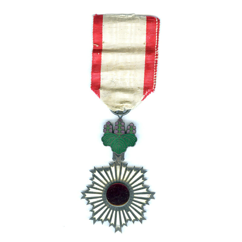 Order of the Rising Sun 5th Class 1
