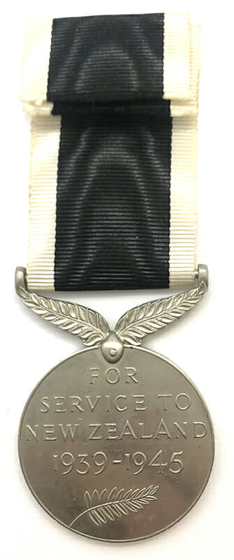 New Zealand  WW2 War Medal 1939-45 2