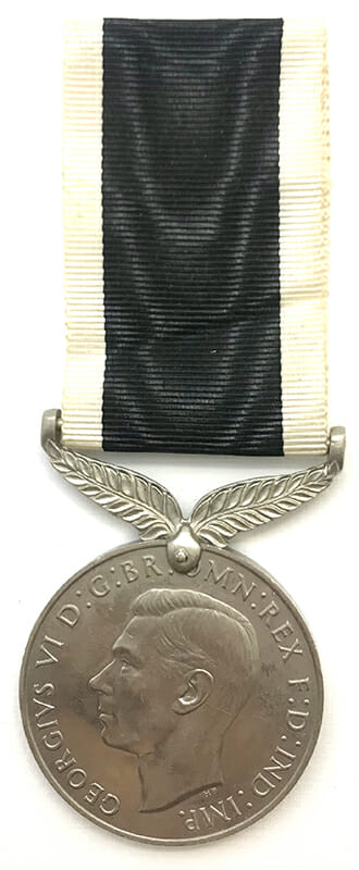 New Zealand  WW2 War Medal 1939-45 1