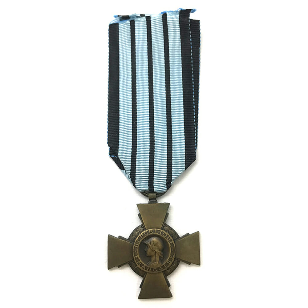 Combattants Cross Vichy 1939-1940 scarce 1