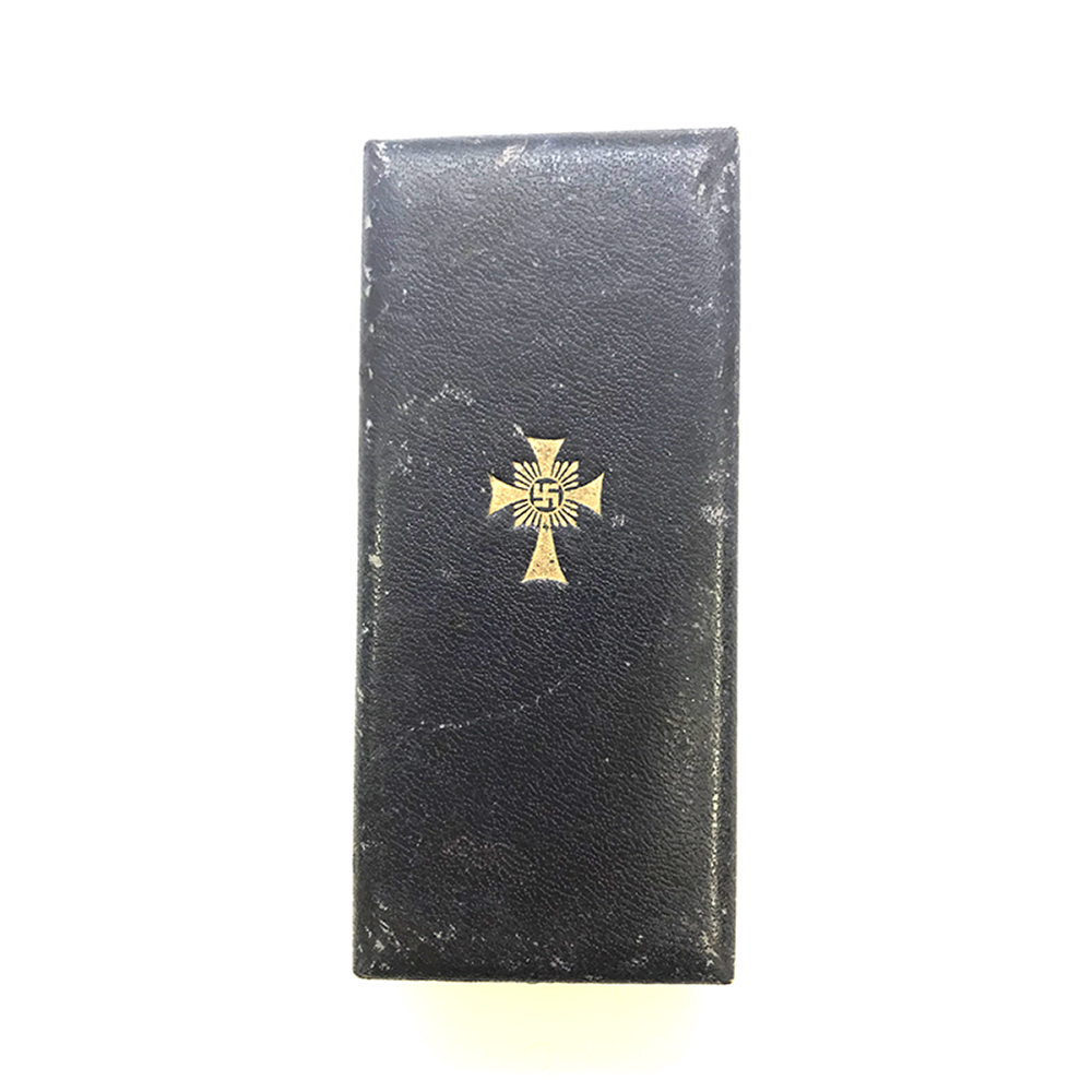 Mothers Cross Gold in embossed case of issue by Wilh. Deumer with... 3