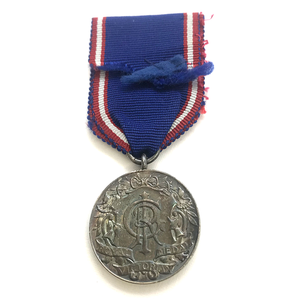 Royal Victorian Medal GV Silver 2