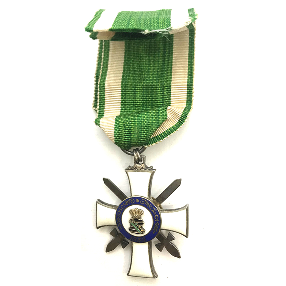 Order of Albert  Knight  2nd class  with Swords in silver, cased 2