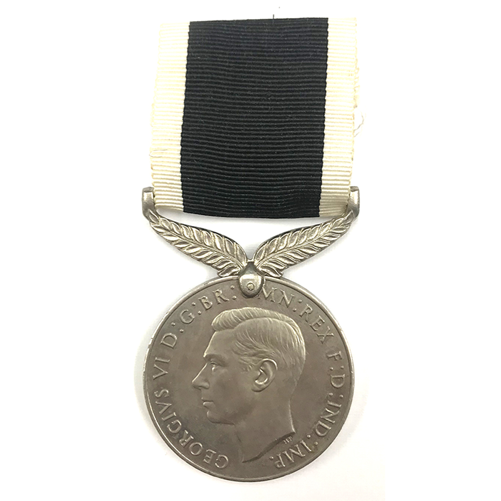 New Zealand  WW2 War Medal 1939-45 1