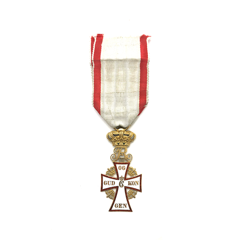 Order of Dannebrog Knight  Frederick VIII  in gold 1
