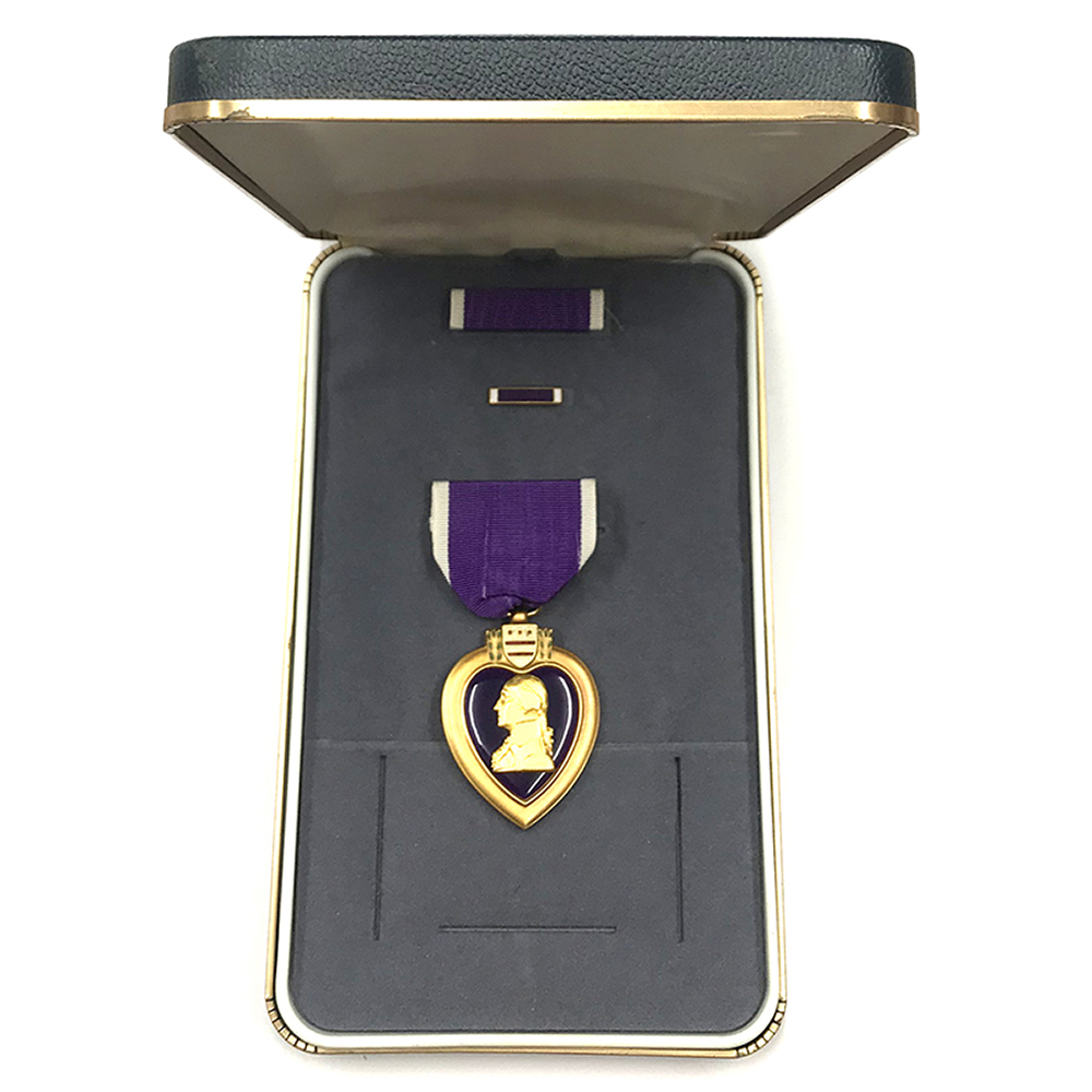 Purple Heart Vietnam and later  issue with ribbon bar and lapel bar... 4