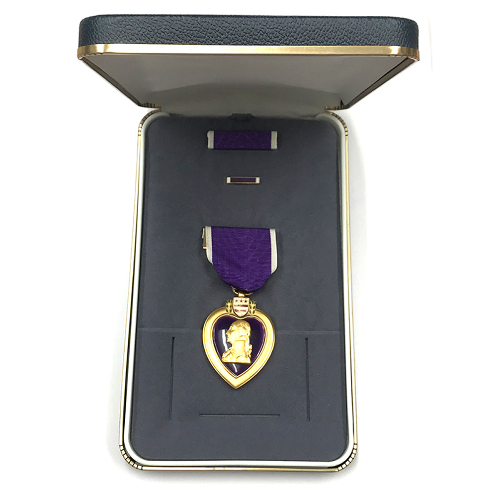 Purple Heart Vietnam and later  issue with ribbon bar and lapel bar... 1