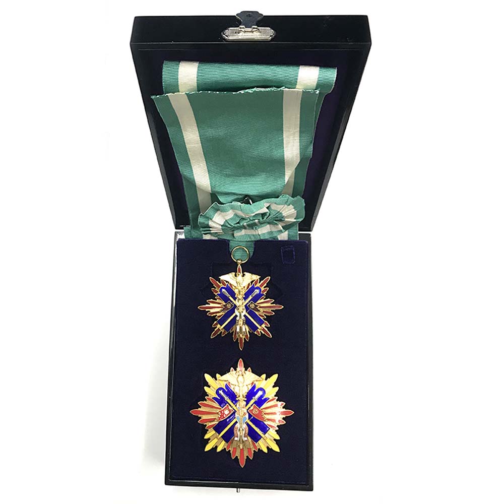 Order of the Kite Grand Cross sash badge and breast star 1