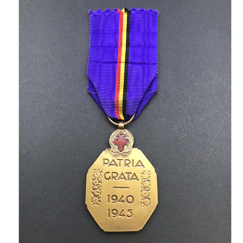 Medal of Gratitude 1940-45 red cross 2