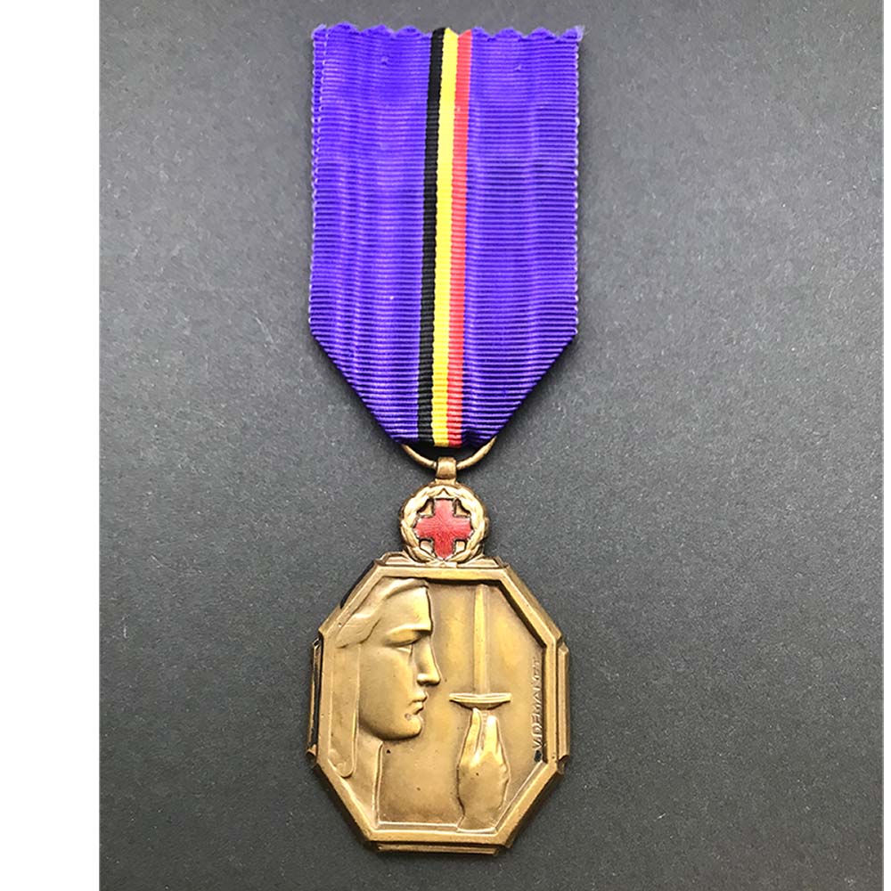 Medal of Gratitude 1940-45 red cross 1