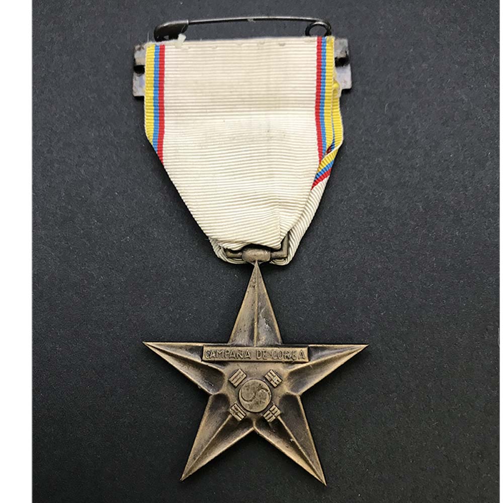Korean Campaign Bronze Valor Star with original ribbon and buckle			(L28002)  N.E.F... 2